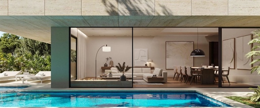 Villa triplex au rez-de-chaussée avec piscine et jardin à Glyfada.