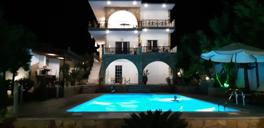 Amazing villa with swimming pool and sea view 100m from Sykia Xylokastro beach