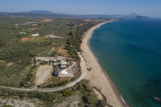 Terrain en bord de mer pour le développement hôtelier dans le Péloponnèse