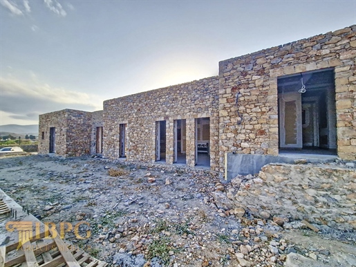 Magnifique villa en construction à vendre dans la région de Paros / Isterni avec vue panoramique sur