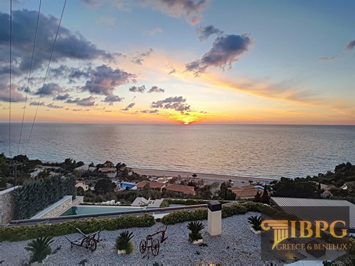 Complexe de Villas avec vue panoramique sur la plage de Kathisma, île de Lefkada.
