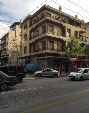 Immeuble à Athènes Patisia avec 5 niveaux.