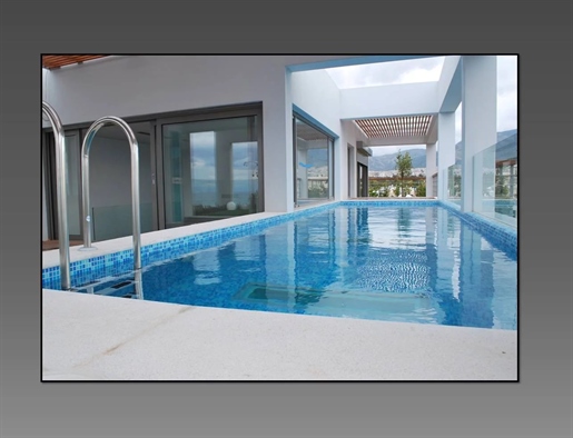 Luxury duplex with roof garden and swimming pool in Glyfada, Athens. 200M from the sea