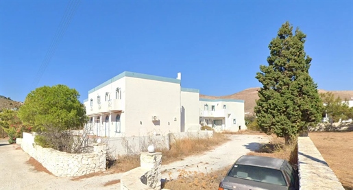 Unité hôtelière à Syros à 250 mètres de la plage, avec 31 chambres !