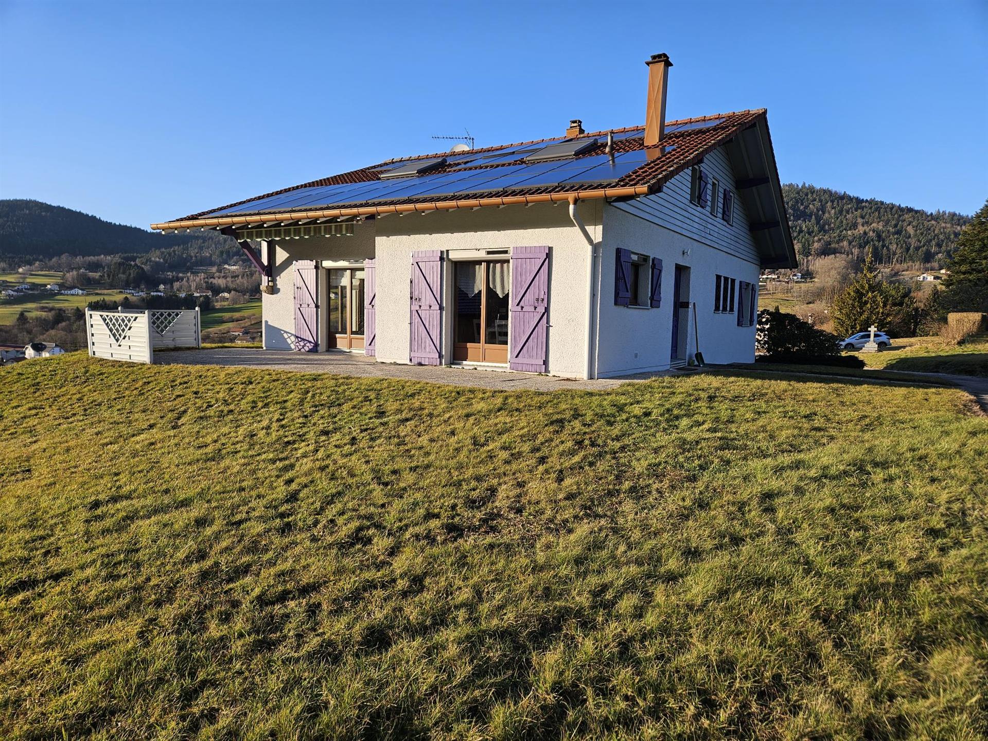 10 mn de Remiremont et 12 mn Lac de Gerardmer (Hautes-Vosges) - Maison 7 pièces