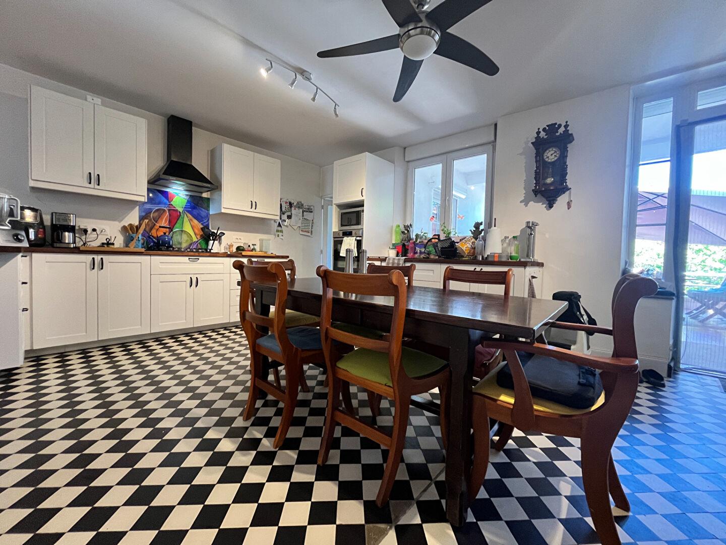 Impressive Family Home in Lauzun