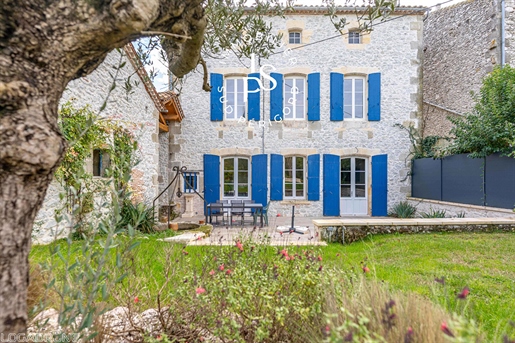 Belle Maison de Maître dans un village entre Bergerac et Villeneuve sur Lot