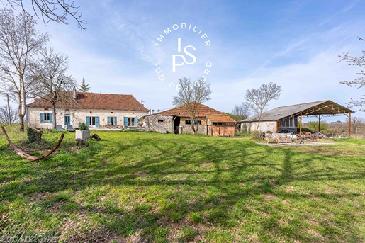 Renovated farmhouse with outbuildings and swimming pool and conversion permits