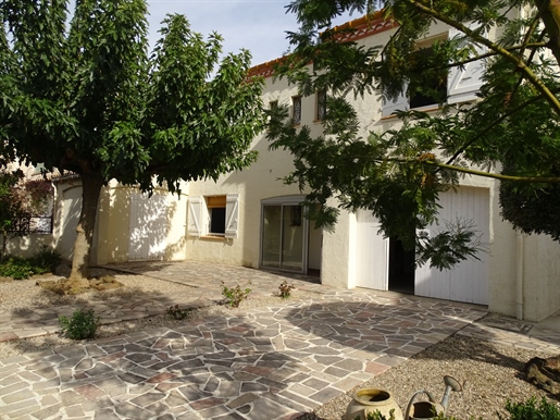 Charming house with garage and garden in the city center!