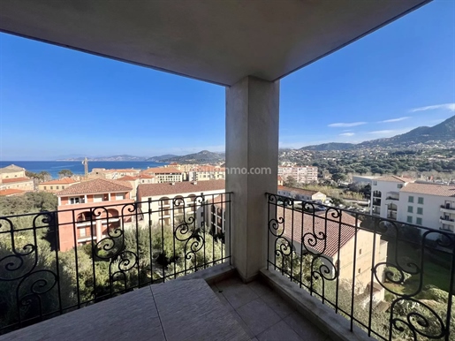 Apartment in the heart of Ile Rousse with panoramic sea view