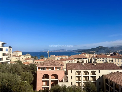 Apartment in the heart of Ile Rousse with panoramic sea view