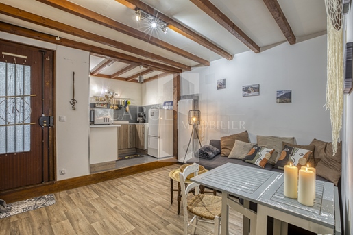 Apartment in the heart of the old town with great potential