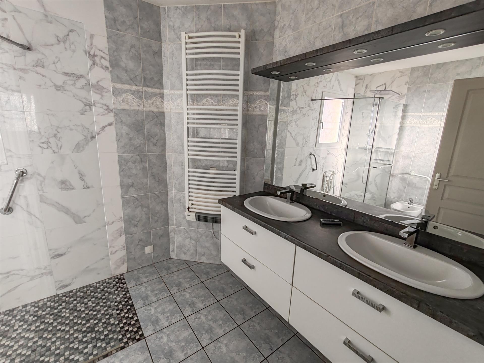 Compra: Vivenda (40200)