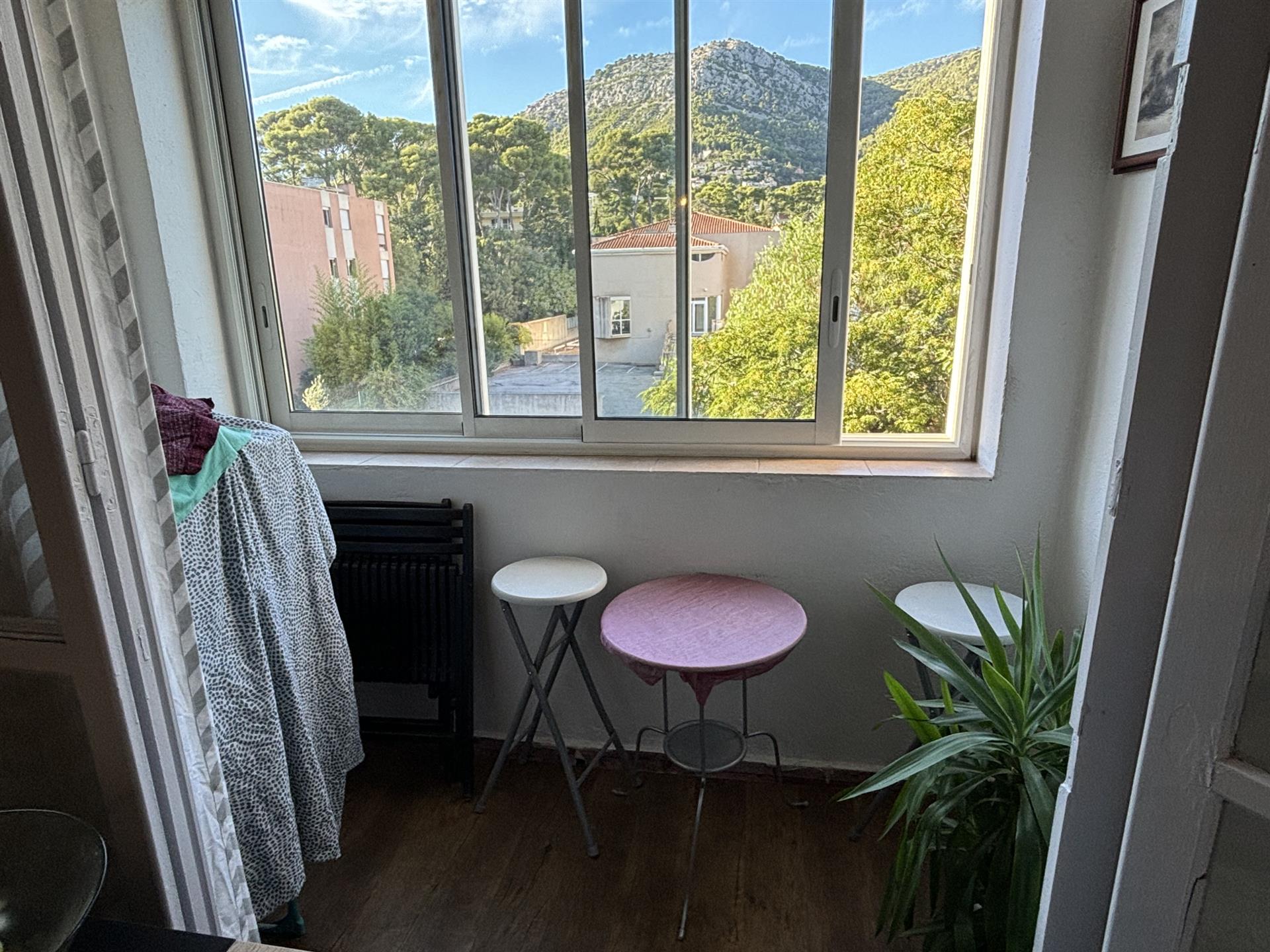 2 rooms 38,19 m2 Exclusivity Toulon vert coteau joli T2 + loggia in secure residence