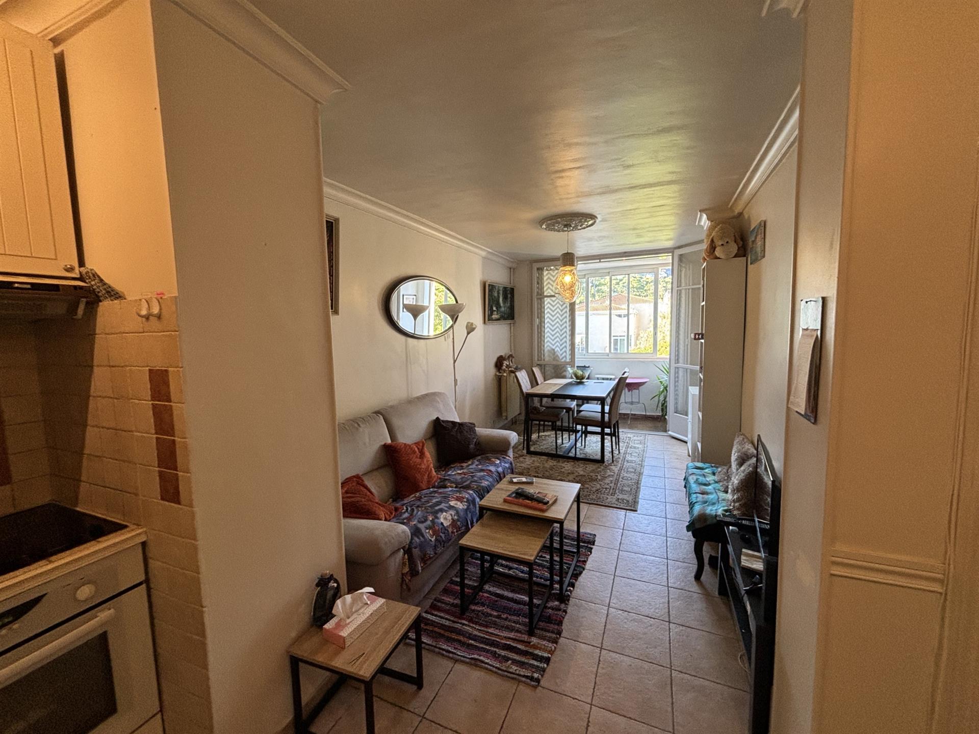 2 rooms 38,19 m2 Exclusivity Toulon vert coteau joli T2 + loggia in secure residence