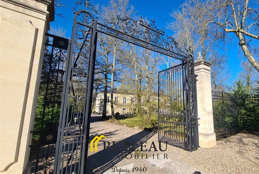 Aux portes de Bordeaux : Splendide Château XVIIIème siècle à vendre
