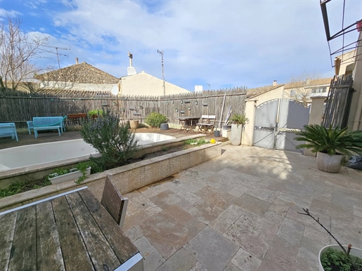 Villa in the center of Mallemort, 123m², 3 bedrooms, 1 office, garage, terrace and swimming pool