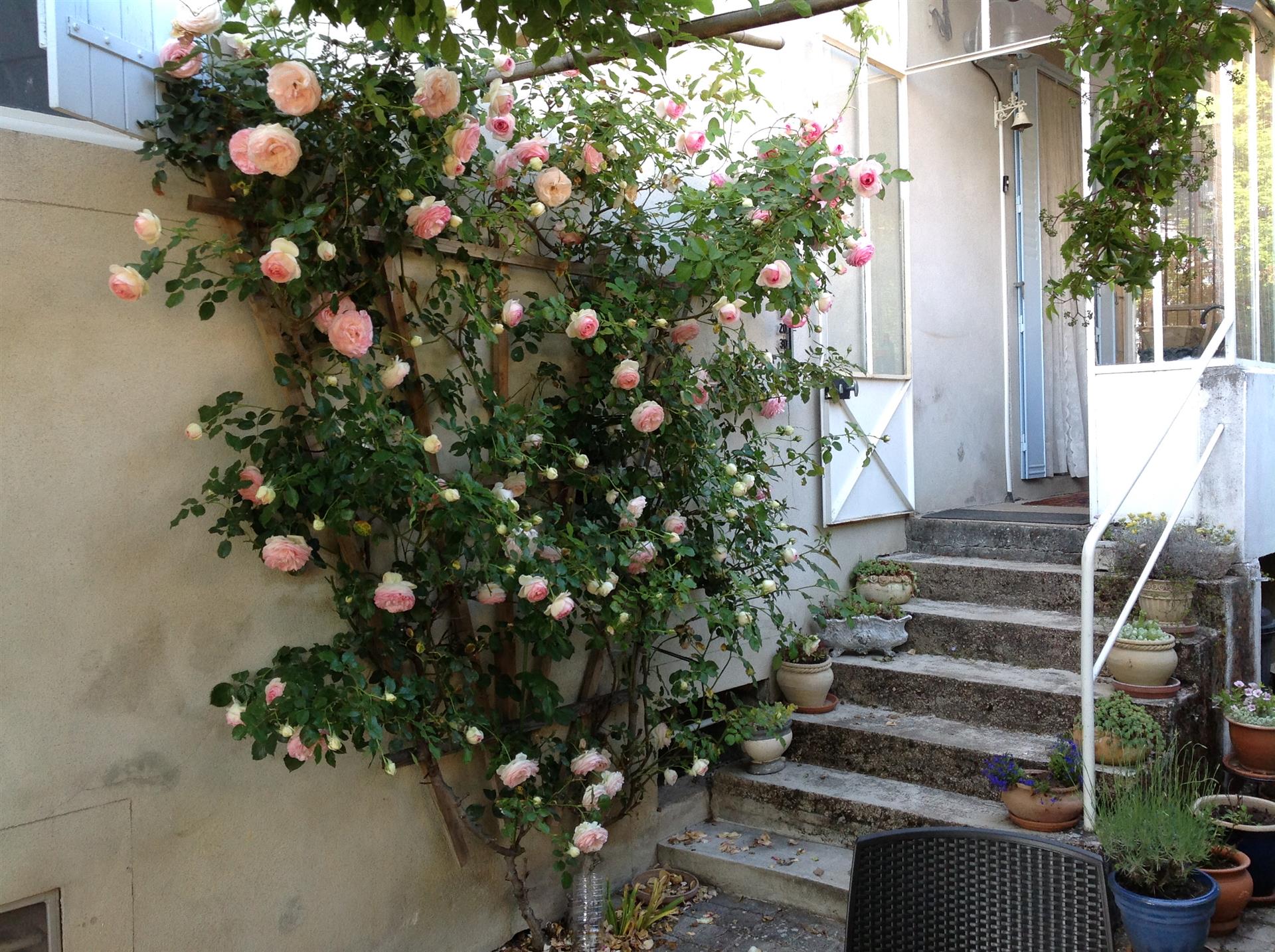 Renovated village house Issy-l'Evêque with garden for sale