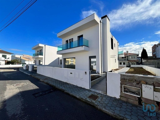 Housing with 4 Rooms in Aveiro with 191,00 m²
