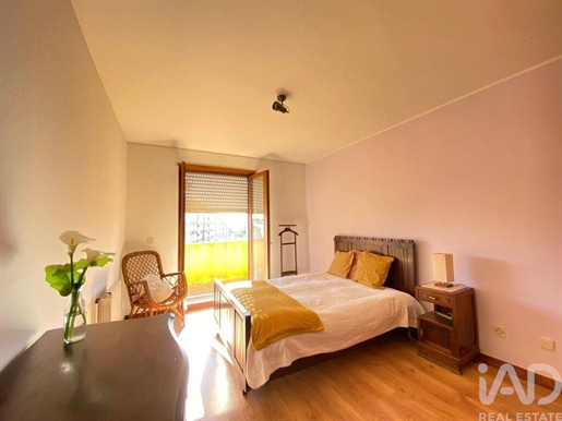 Koti / Villa, jossa on 4 huonetta Matosinhosissa ja Leça da Palmeirassa, pinta-ala 216 m²