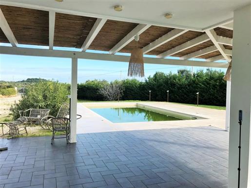 Villa in vendita a Ostuni con piscina