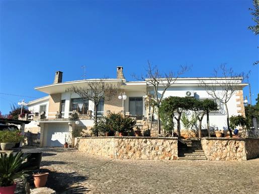 Villa in Ceglie Messapica zu verkaufen