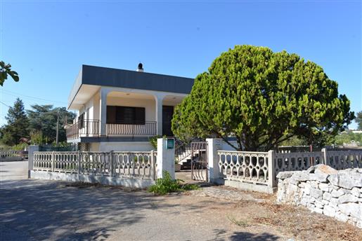 Villa in Cisternino zu verkaufen