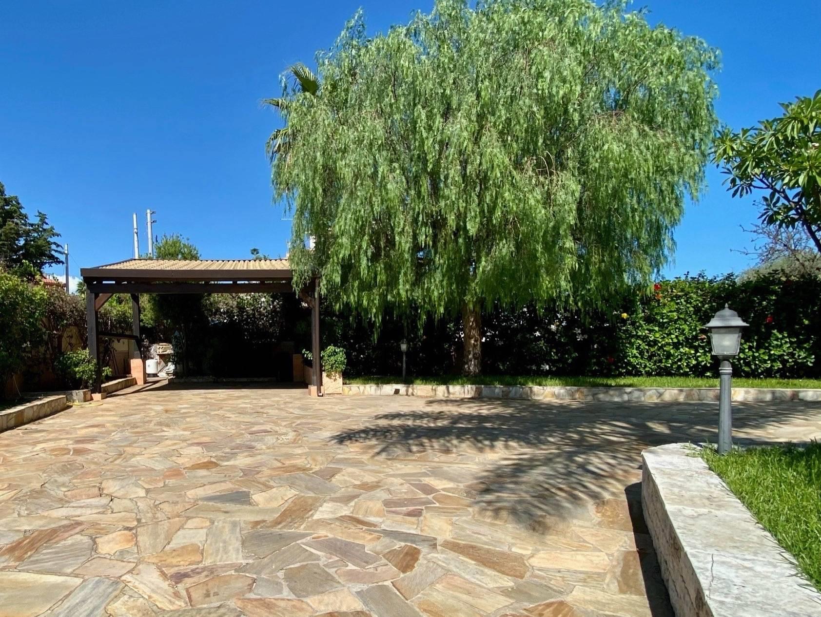 Purchase: House (96100)
