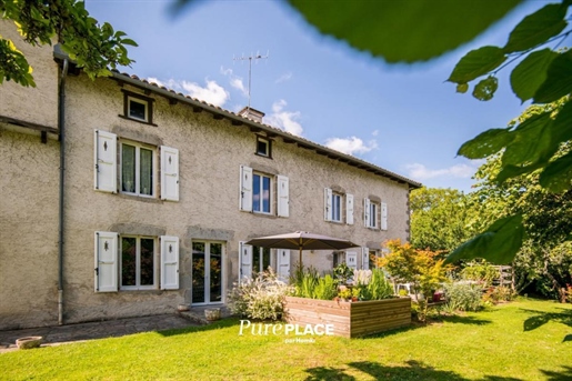 Magnifique demeure au coeur de la Châtaigneraie à Cayrols proche Aurillac