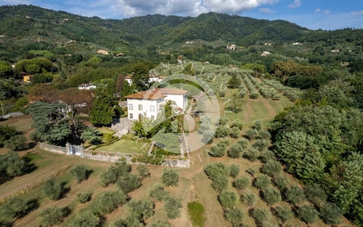 18Th Century Period Villa Near Lucca