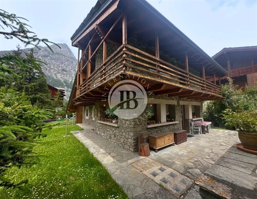 Chalet Moderno Nel Cuore Di Courmayeur Con Vista Sul Monte Bianco