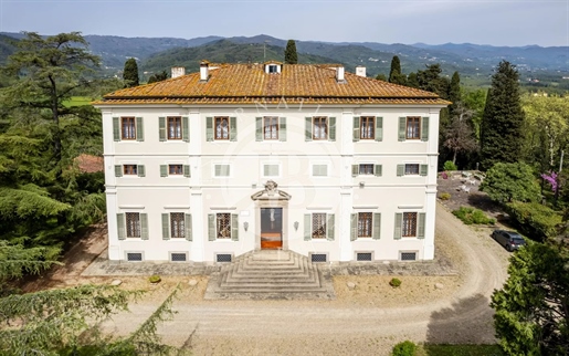 Historic Prestigious Residence With Original Frescoes In Pistoia