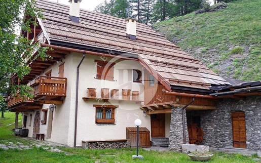 Prestigioso Chalet Con Giardino E Vista Sulle Montagne – Sestriere