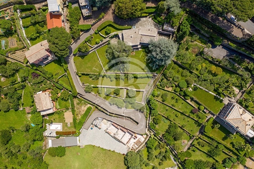 Fantastica proprietà con panorama superbo immersa nel verde a Ruta di Camogli