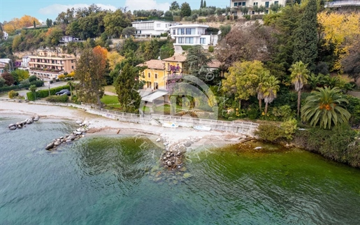 Villa Con Dependance E Accesso Lago A Manerba Del Garda