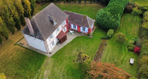 Antiguo priorato restaurado en Normandía