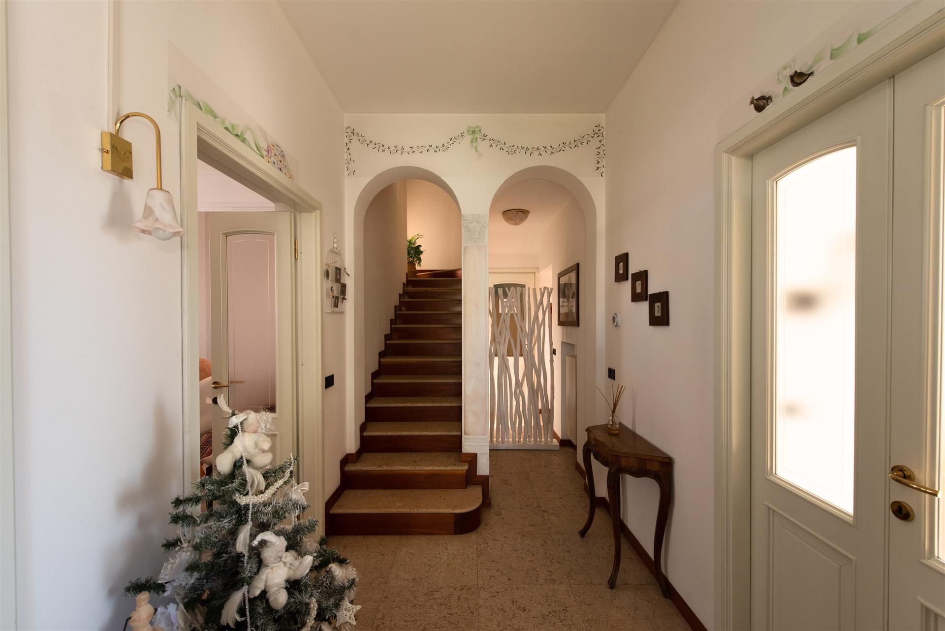 Wonderful 20's renovated house with garden in Castronno