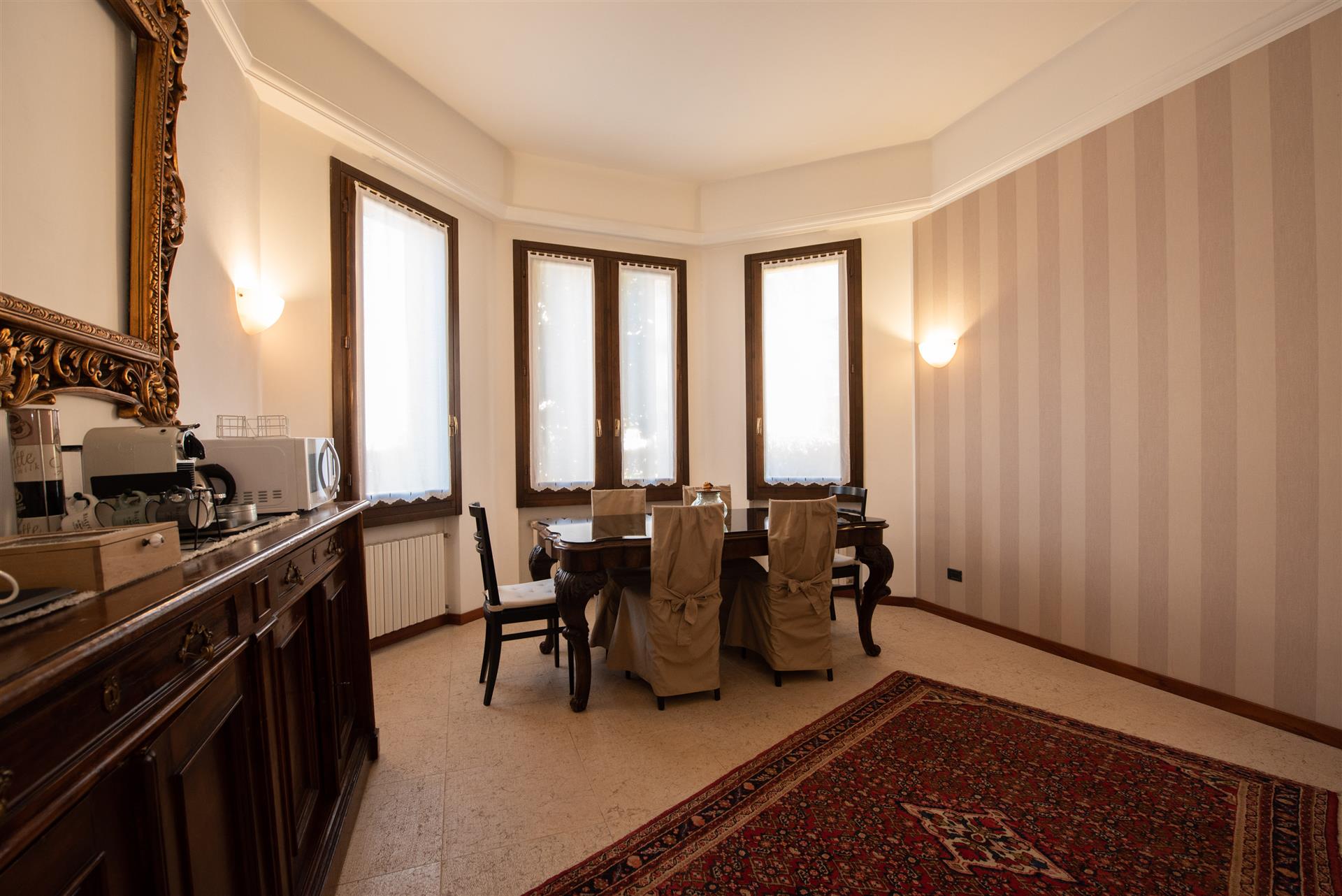 Wonderful 20's renovated house with garden in Castronno