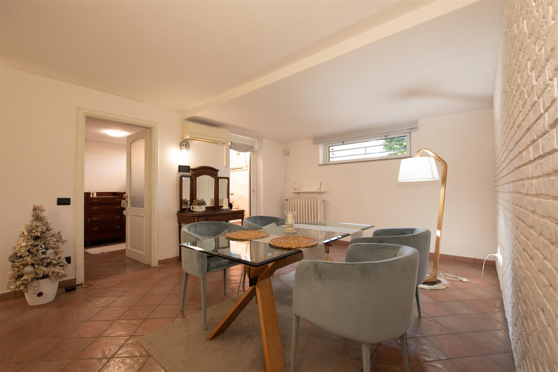 Wonderful 20's renovated house with garden in Castronno