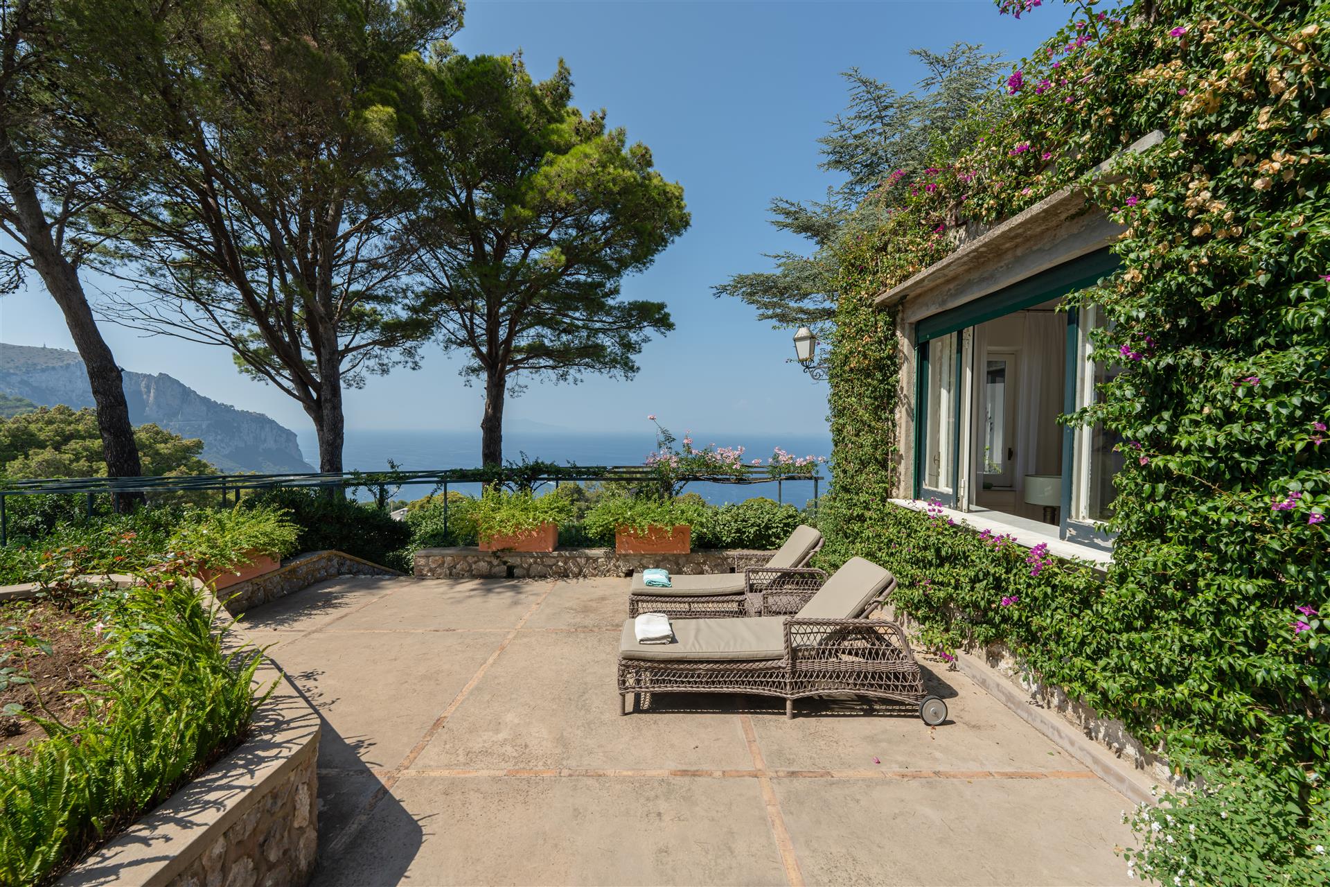 Proprietà mozzafiato con parco privato e vista panoramica a Capri