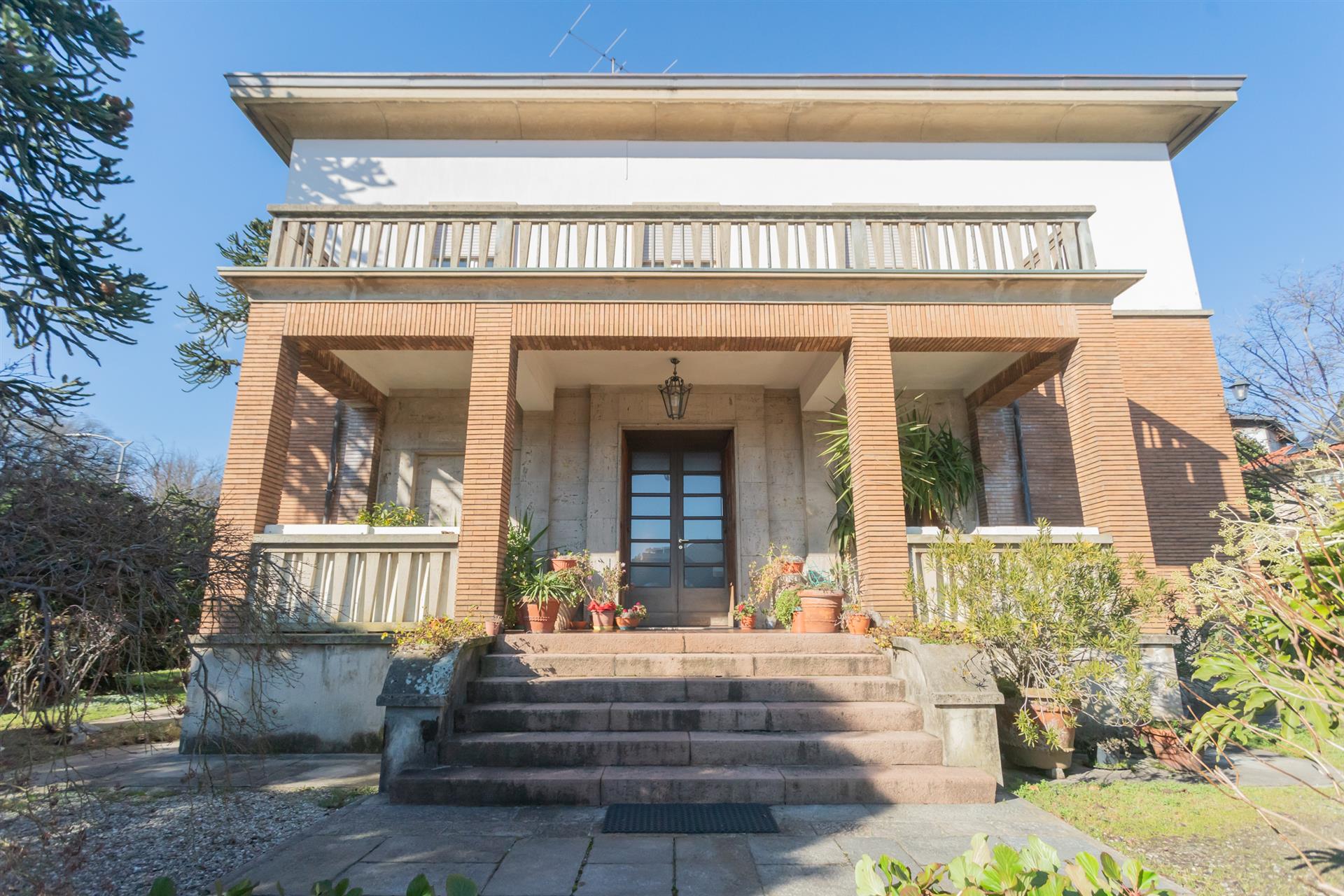 Apartment in historical villa in Varese