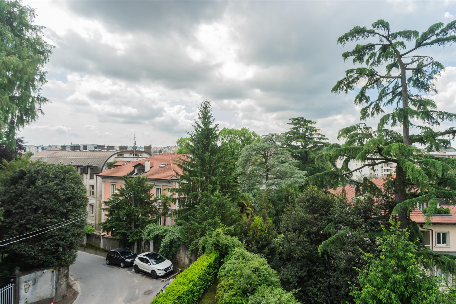 Apartment to be restored in a historic villa