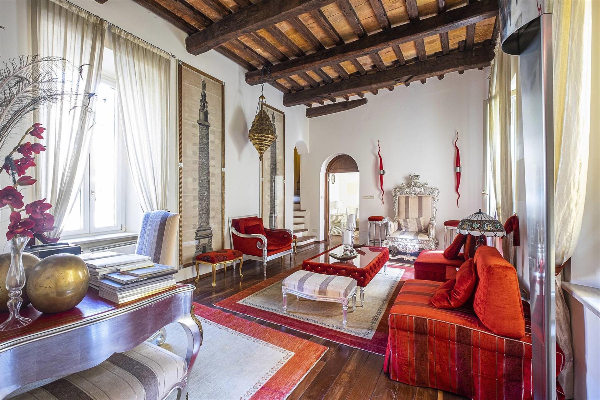 Luxury Apartment In Breathtaking Location In The Heart Of Rome