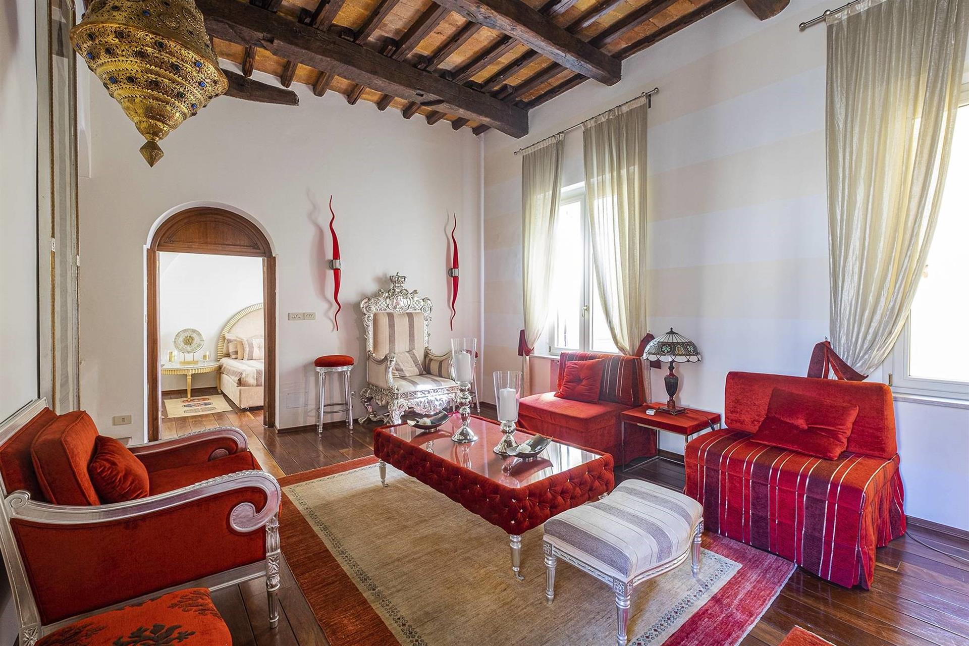 Luxury Apartment In Breathtaking Location In The Heart Of Rome