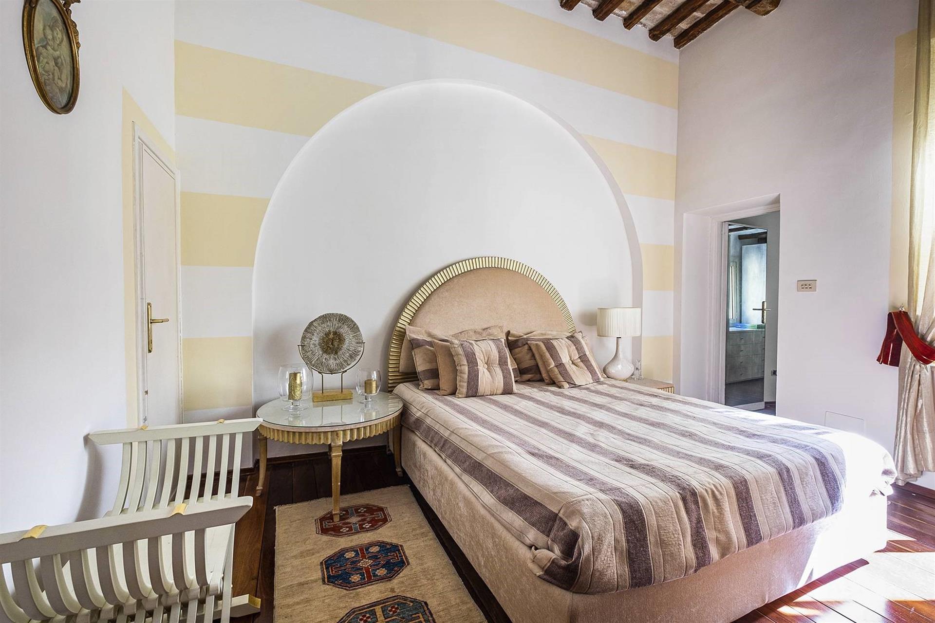 Luxury Apartment In Breathtaking Location In The Heart Of Rome