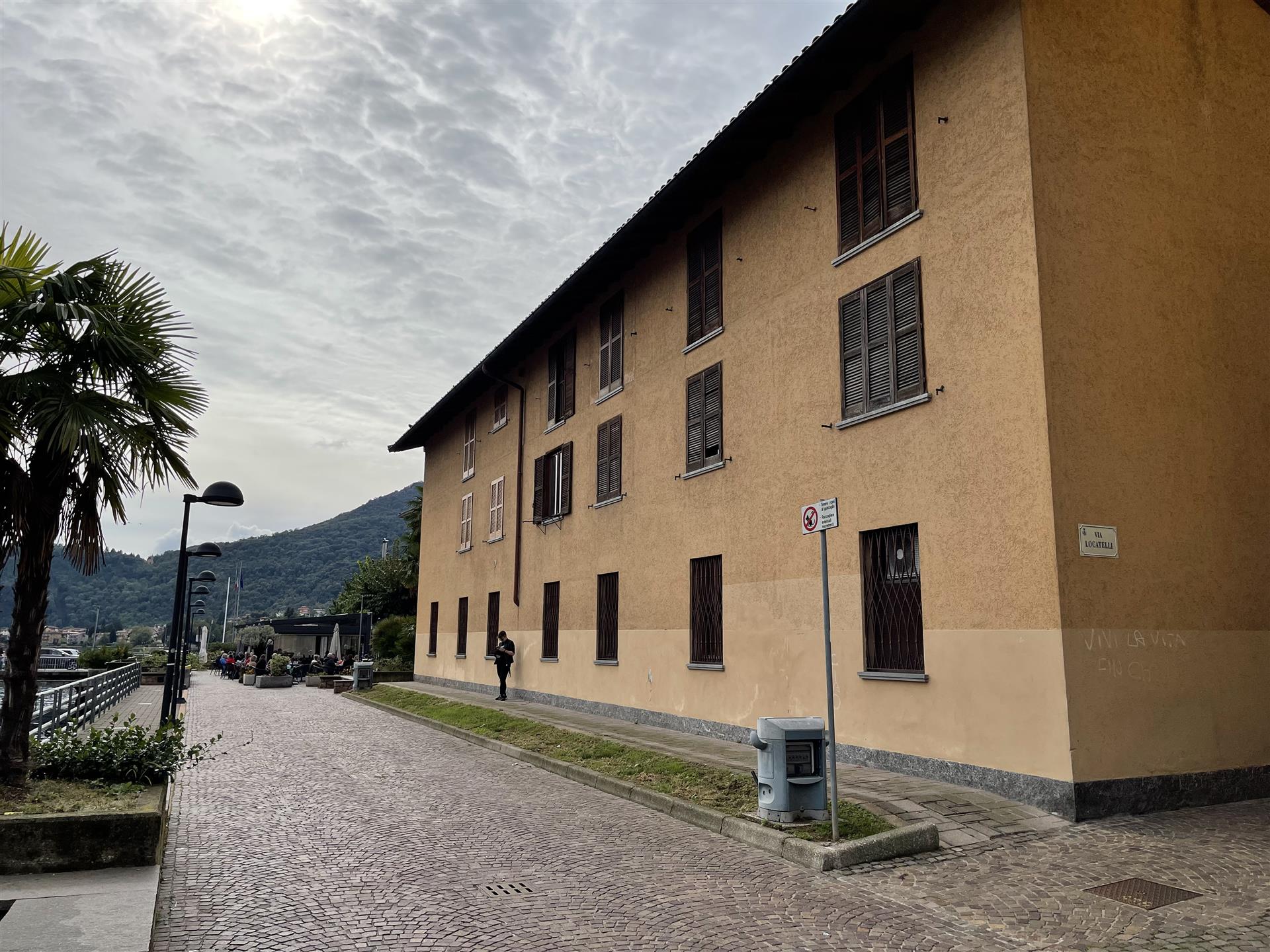 Ganzes Gebäude an der Schweizer Grenze