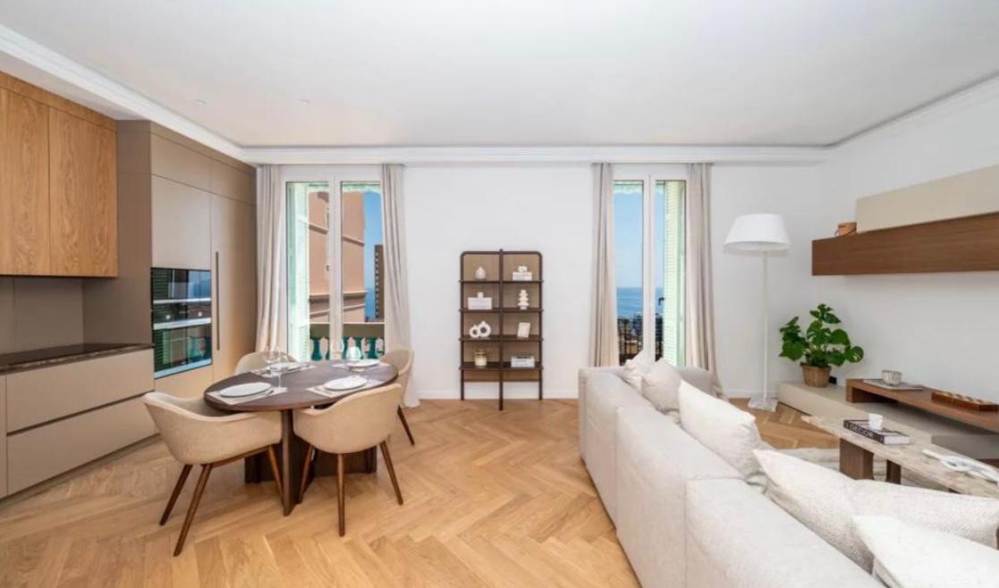 Elegant 3-Room Apartment with Terrace and Stunning Sea Views