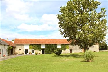310m2 property on 1.2 ha of land on the edge of Berry-Touraine