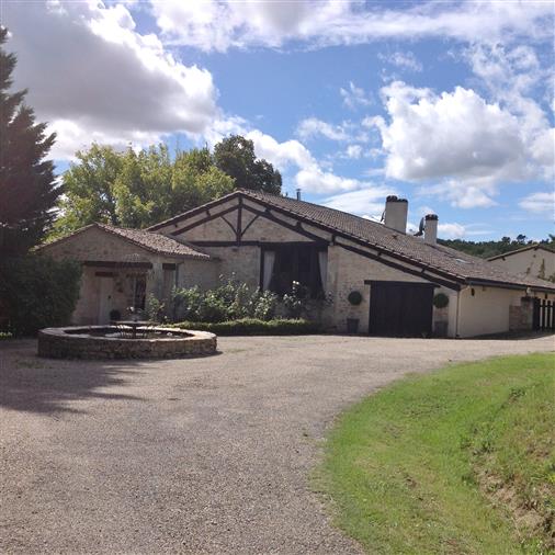 Superb country property with guest house, ideally situated for peace and privacy yet just 4 minutes 