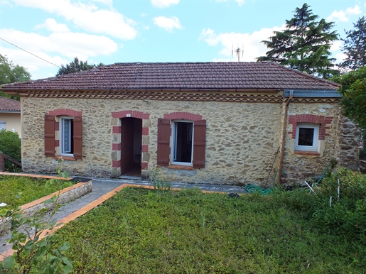 Character stone house, 70 m2, single storey, 4 rooms, with garden, plus 1T2 to be finished, and a wo